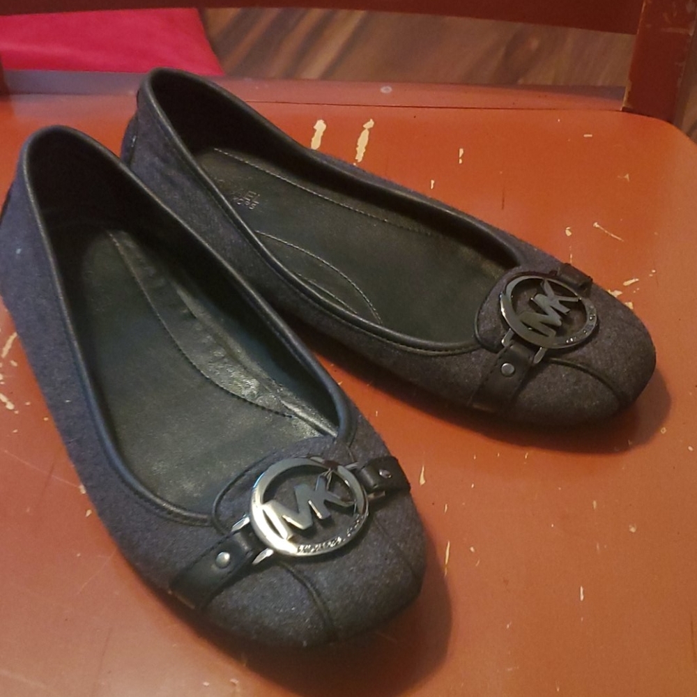 Michael Kors Slide on shoes size 7.5